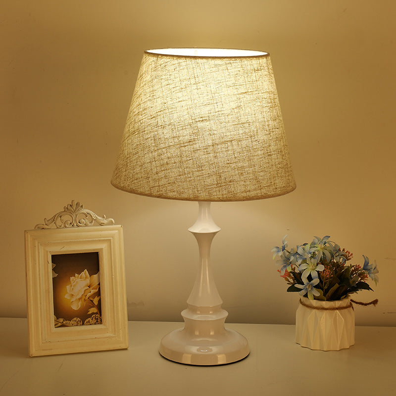 Simple Elegant Desk Light Befez