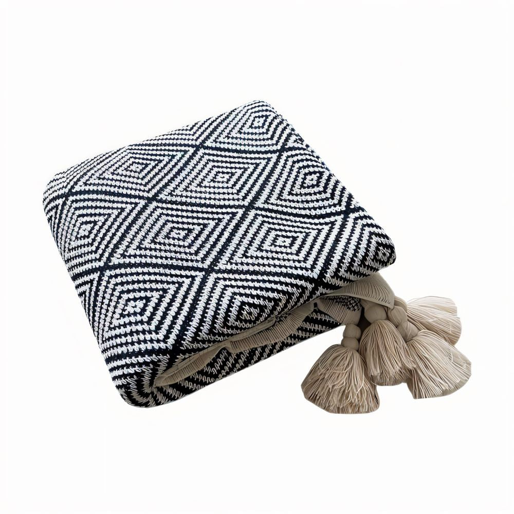 Cozy Fleece Throw Blanket with Modern Design