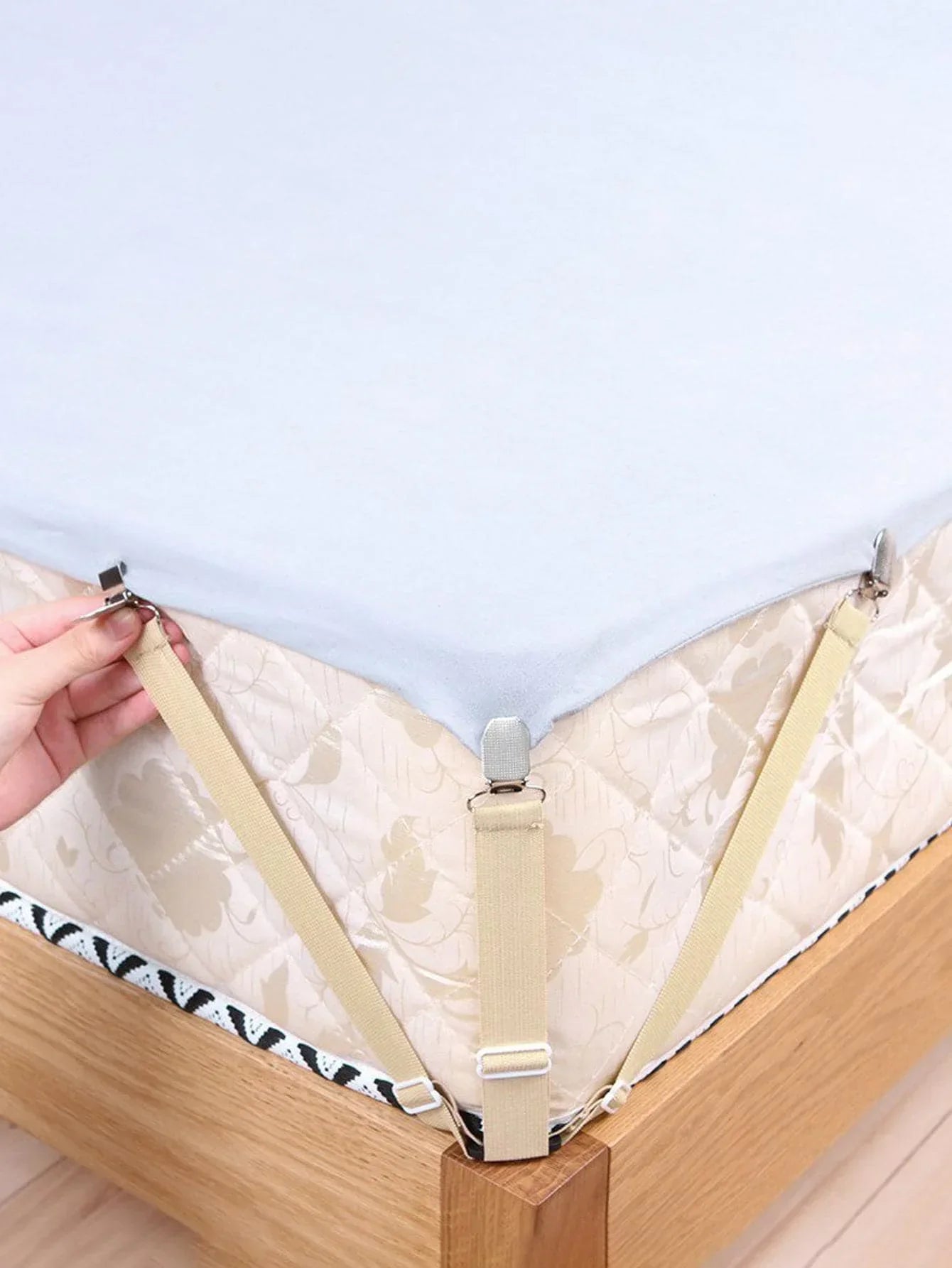 Easy Fit Bed Sheet Straps 4-Pack Adjustable Holders