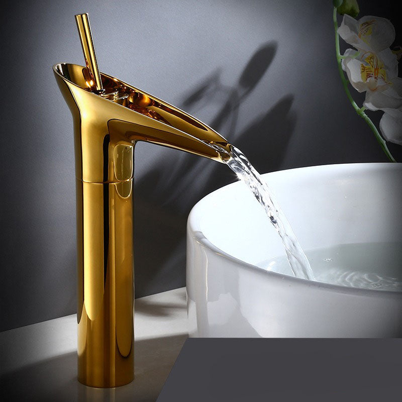 Stylish Single Handle Faucet for Contemporary Kitchen Sink
