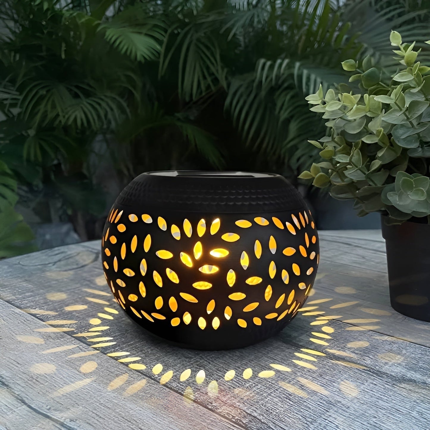 Stylish Solar Dot Pathway Lamp