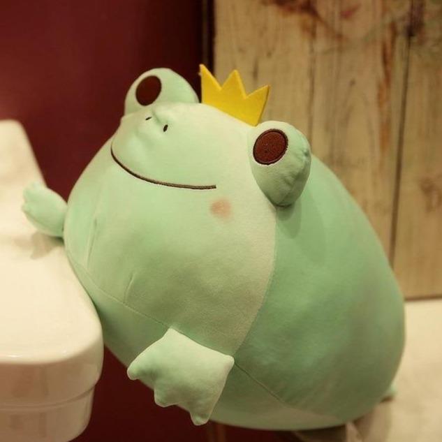 Fun Royal Frog Figurines
