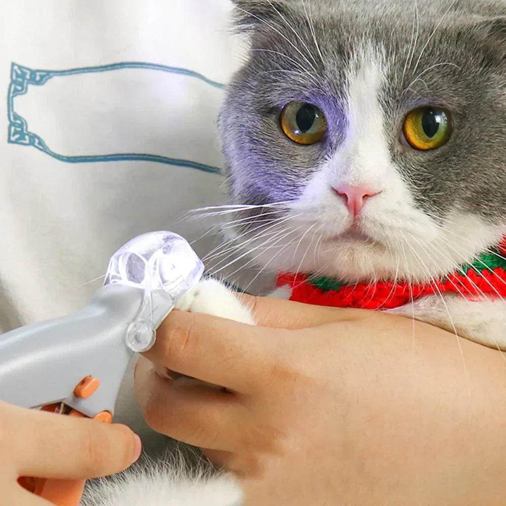 Easy to Use Pet Nail Trimmer - SafeClip Befez