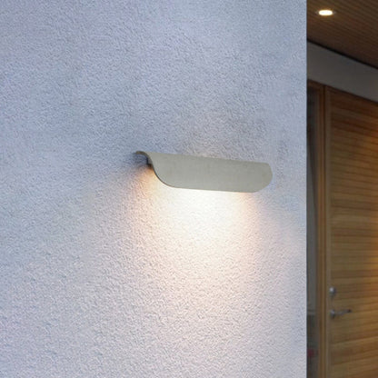 Befez | Sleek Weatherproof Arc Outdoor Wall Light