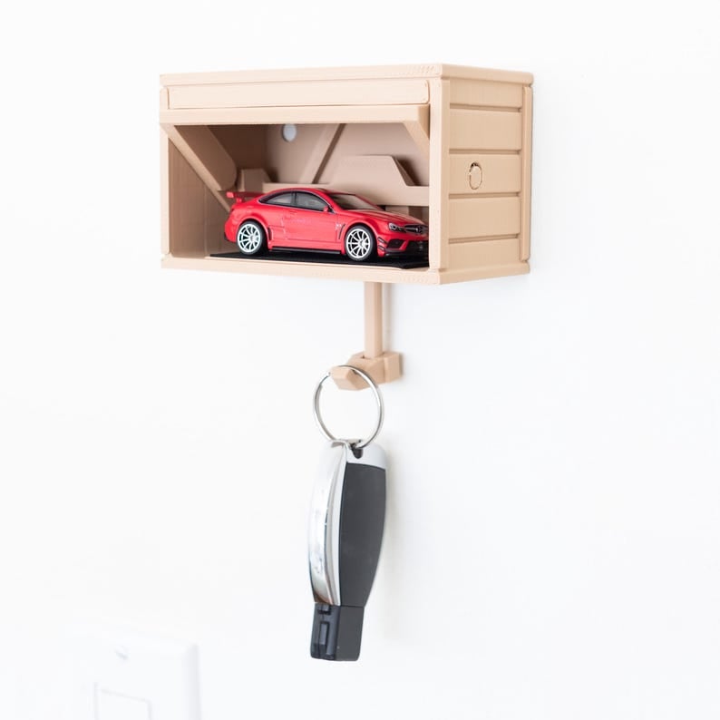 Organized Key Holder for Clutter Free Space