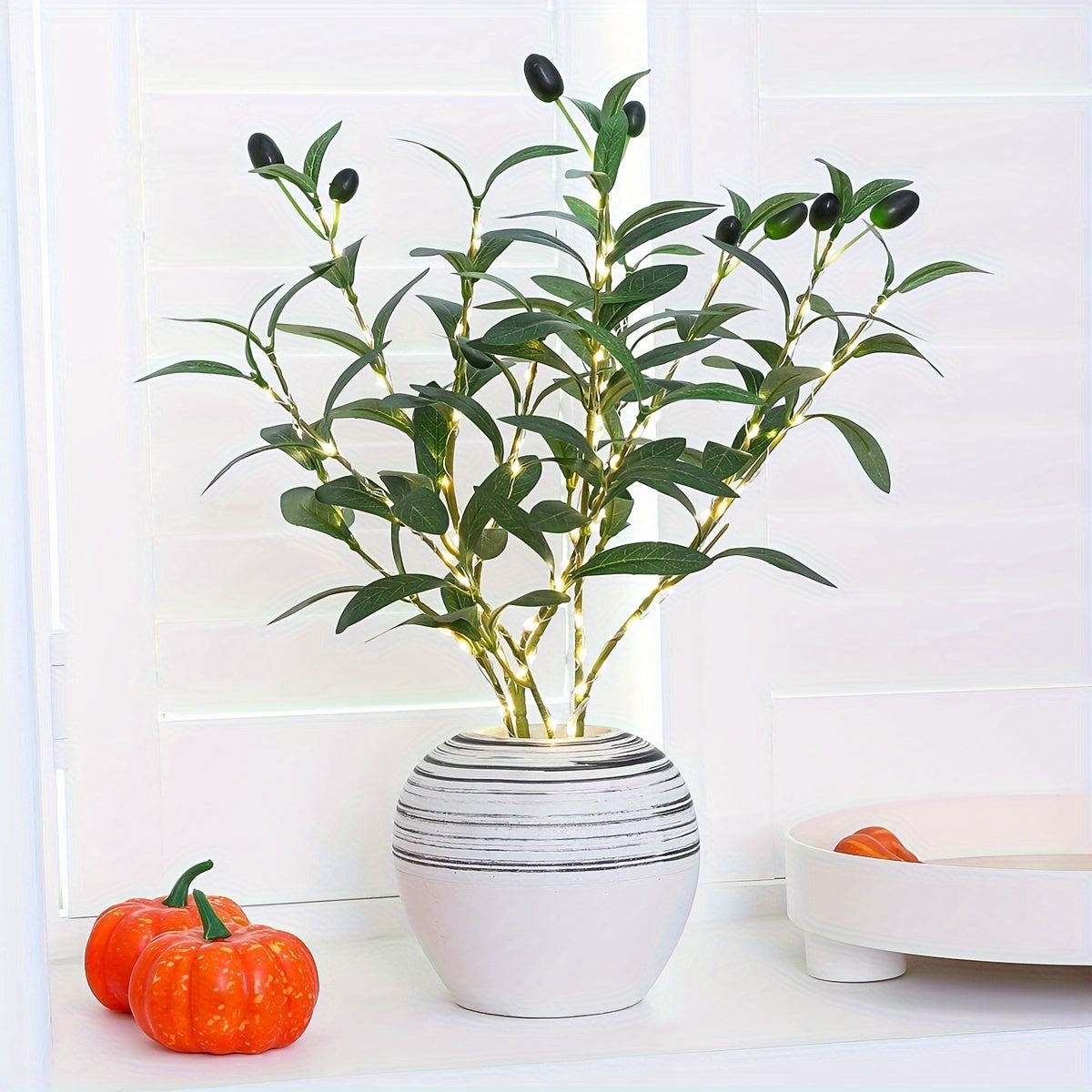 Stylish Green Leaf LED Desk Lamp