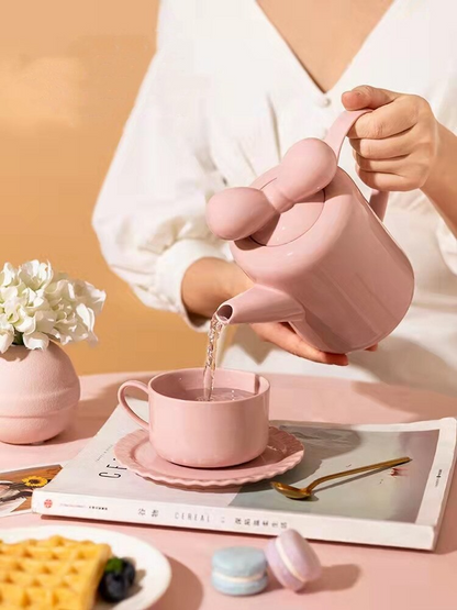 Elegant Knot Pattern Ceramic Tea Pot