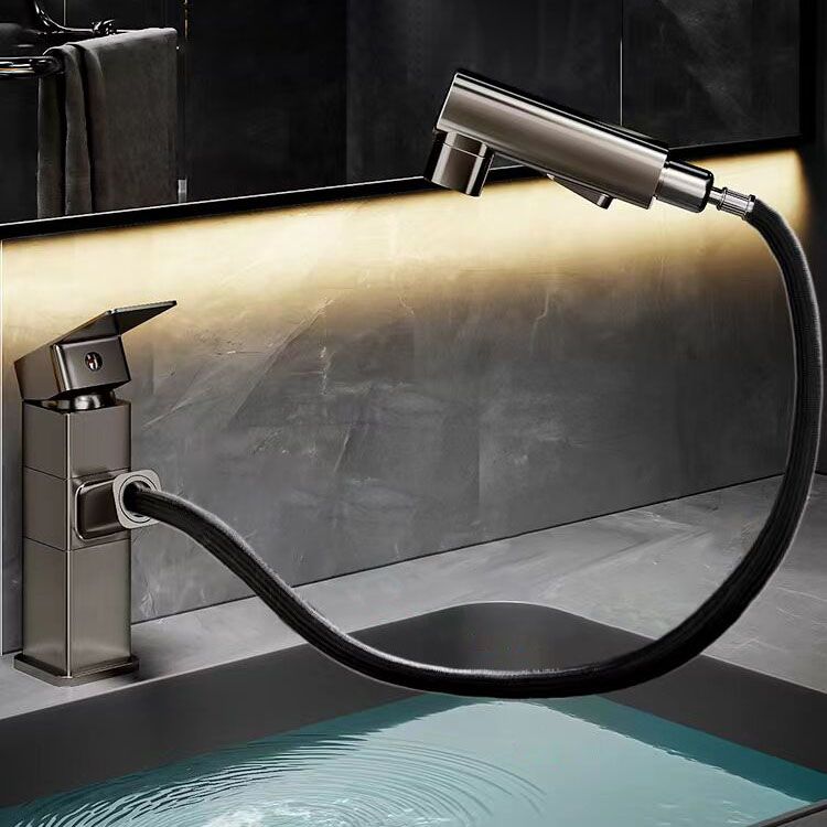 Modern Single Handle Bathroom Faucet with Spray Head
