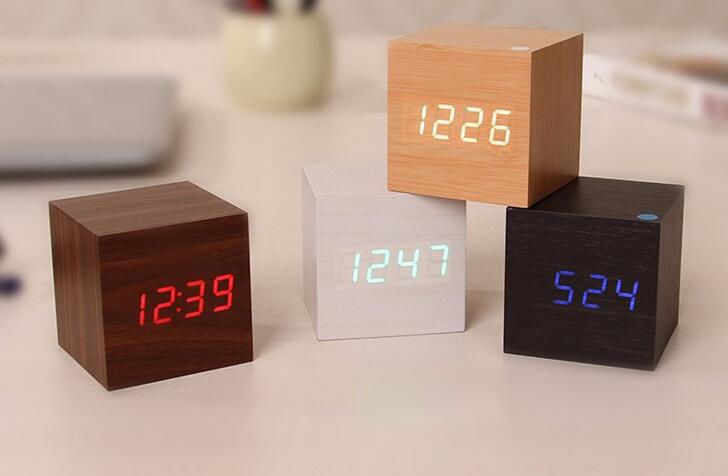 Accurate Square LED Clock Thermometer