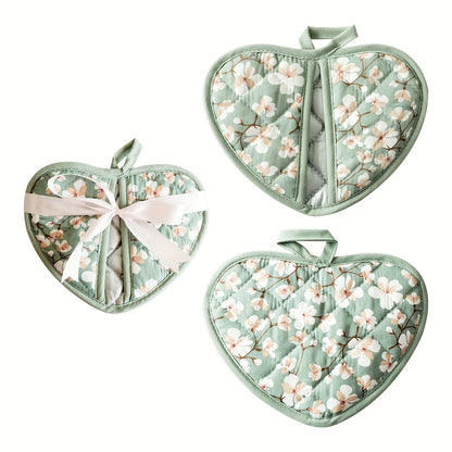 Cute Heart Shaped Oven Mitt Set