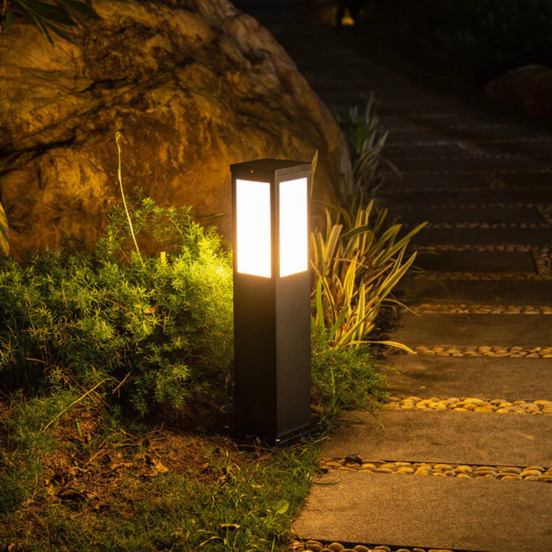 Stylish Garden Solar Powered Lamp