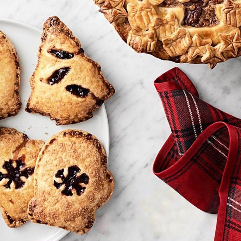 Delicious Holiday Christmas Cake Treats