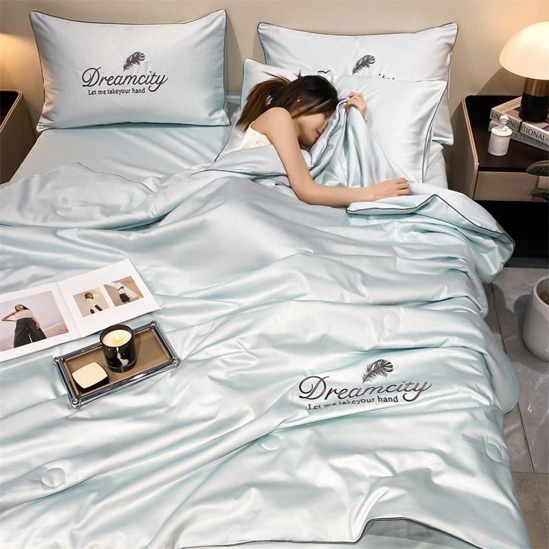 Soft Lightweight Sleep Blanket