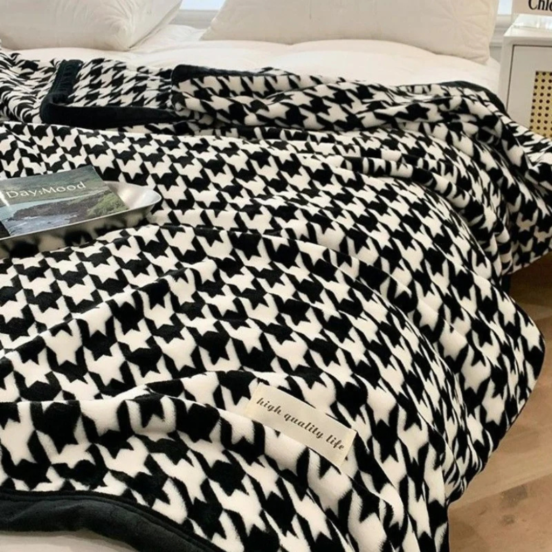 Cozy Plaid for Soft Relaxation