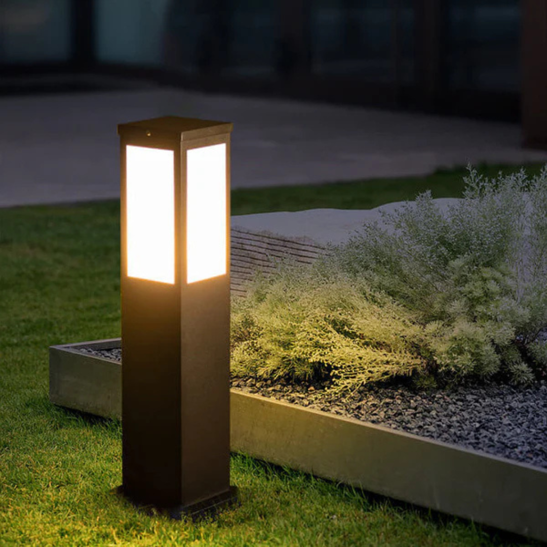 Stylish Garden Solar Powered Lamp