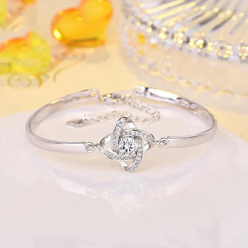 Elegant Heart Knot Daily Bracelet