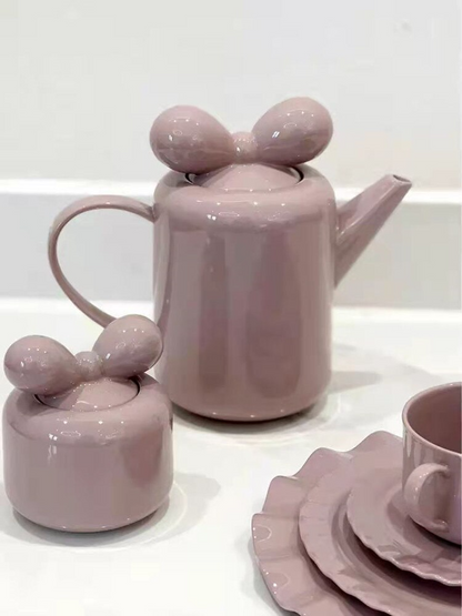 Elegant Knot Pattern Ceramic Tea Pot