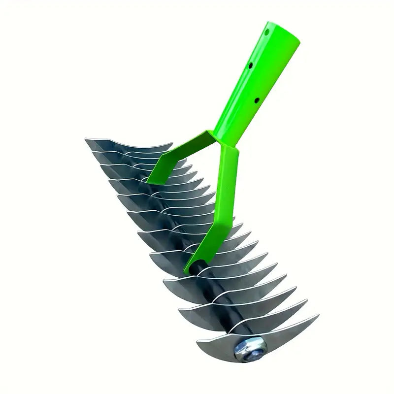 Effective Lawn Rake for Removing Dead Grass