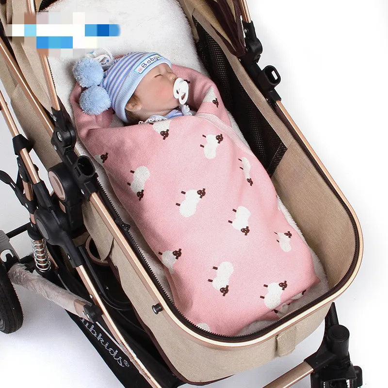 Cozy Baby Blanket with Cute Sheep Design