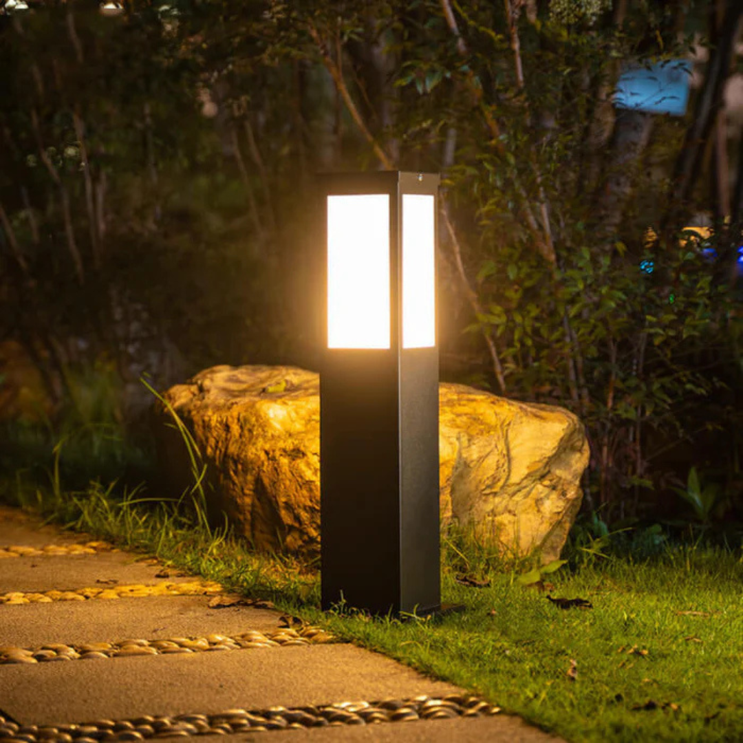 Stylish Garden Solar Powered Lamp