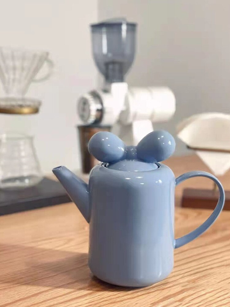 Elegant Knot Pattern Ceramic Tea Pot