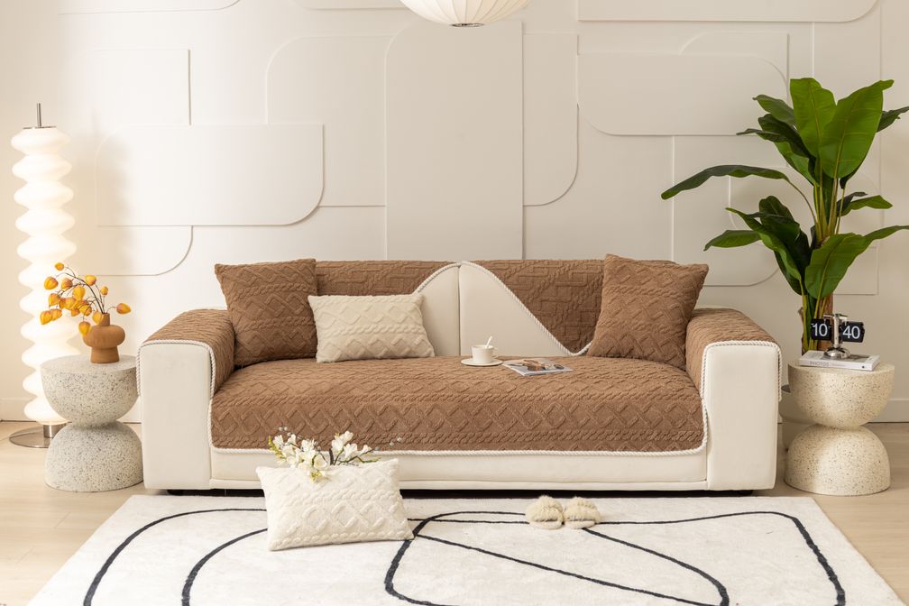 Fitted One-Piece Couch Cover