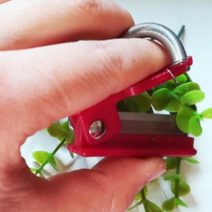Easy Grip Garden Tool for Picking Fruits and Veggies