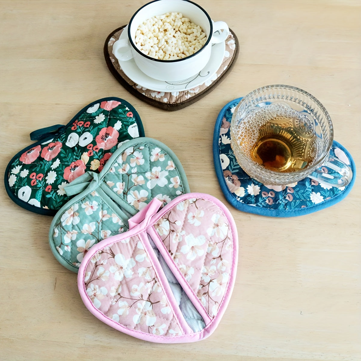 Cute Heart Shaped Oven Mitt Set