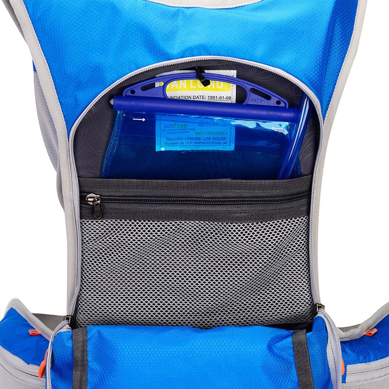 Befez Lightweight Hiking Backpack with Built-in Water Reservoir