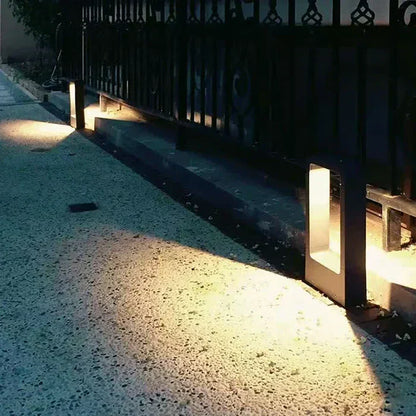 Solar Powered Garden Spotlight