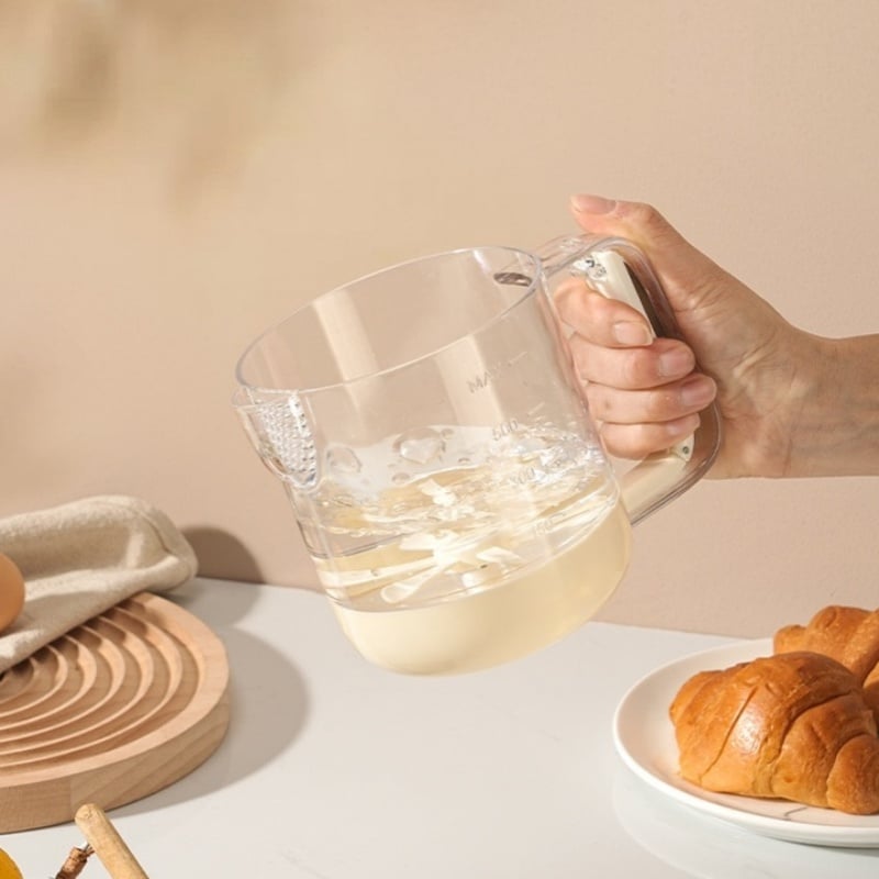 All-in-One Mixing Measuring Cup
