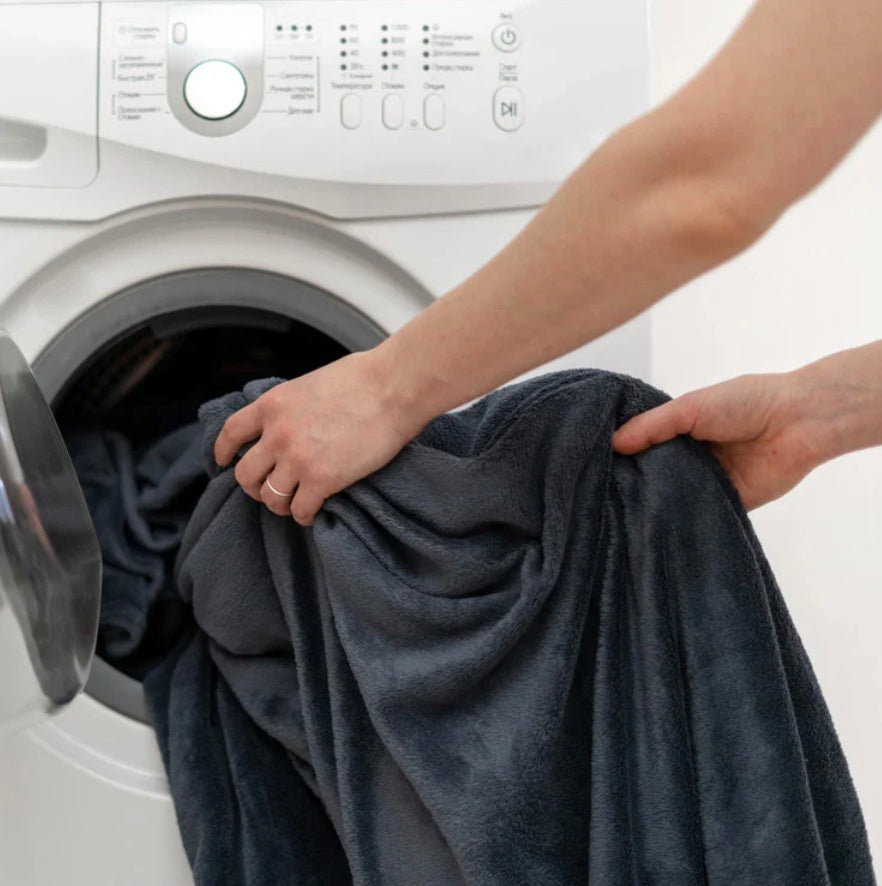 Soft Plush Waterproof Throw Blanket