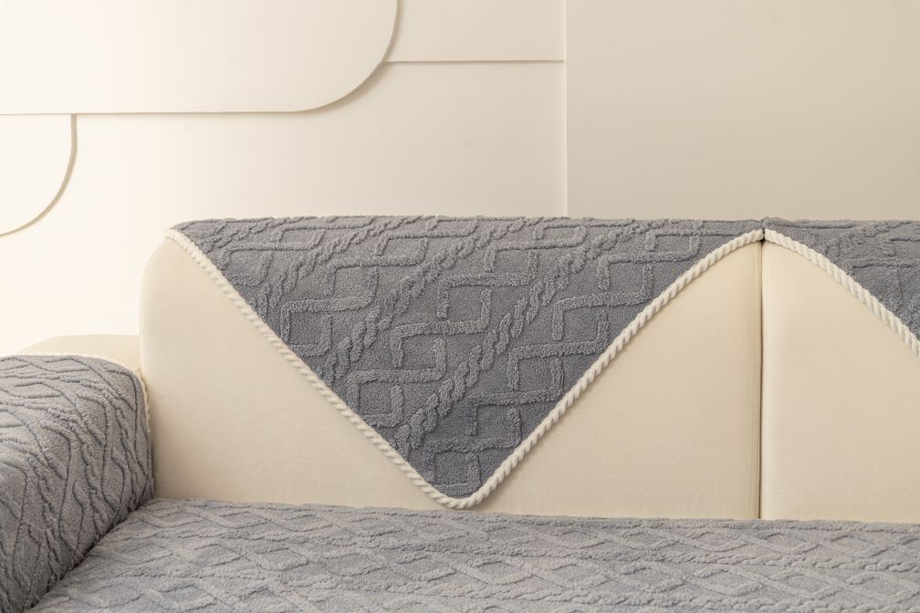 Fitted One-Piece Couch Cover