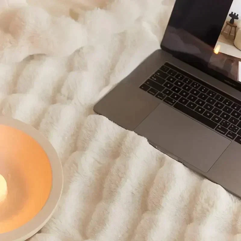 Soft Plush Wearable Blanket with Faux Fur