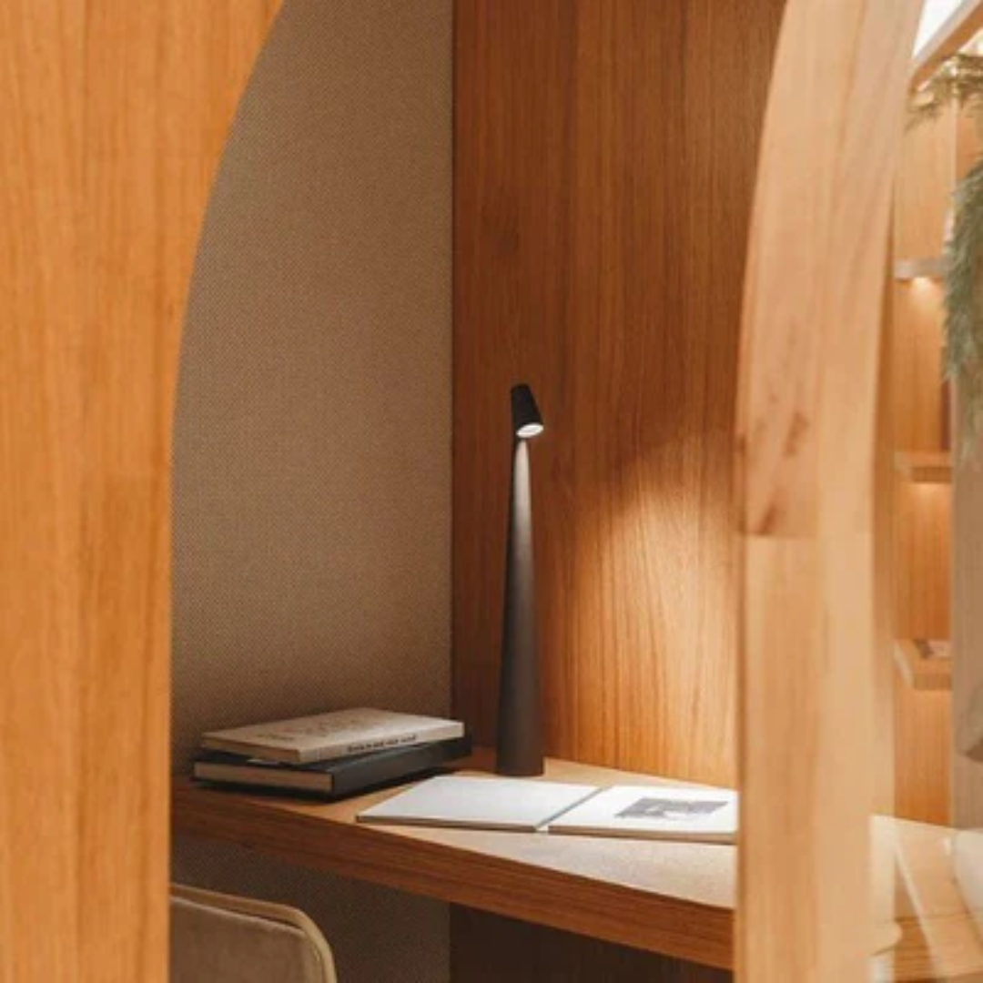 Simple Modern Wireless LED Desk Lamp