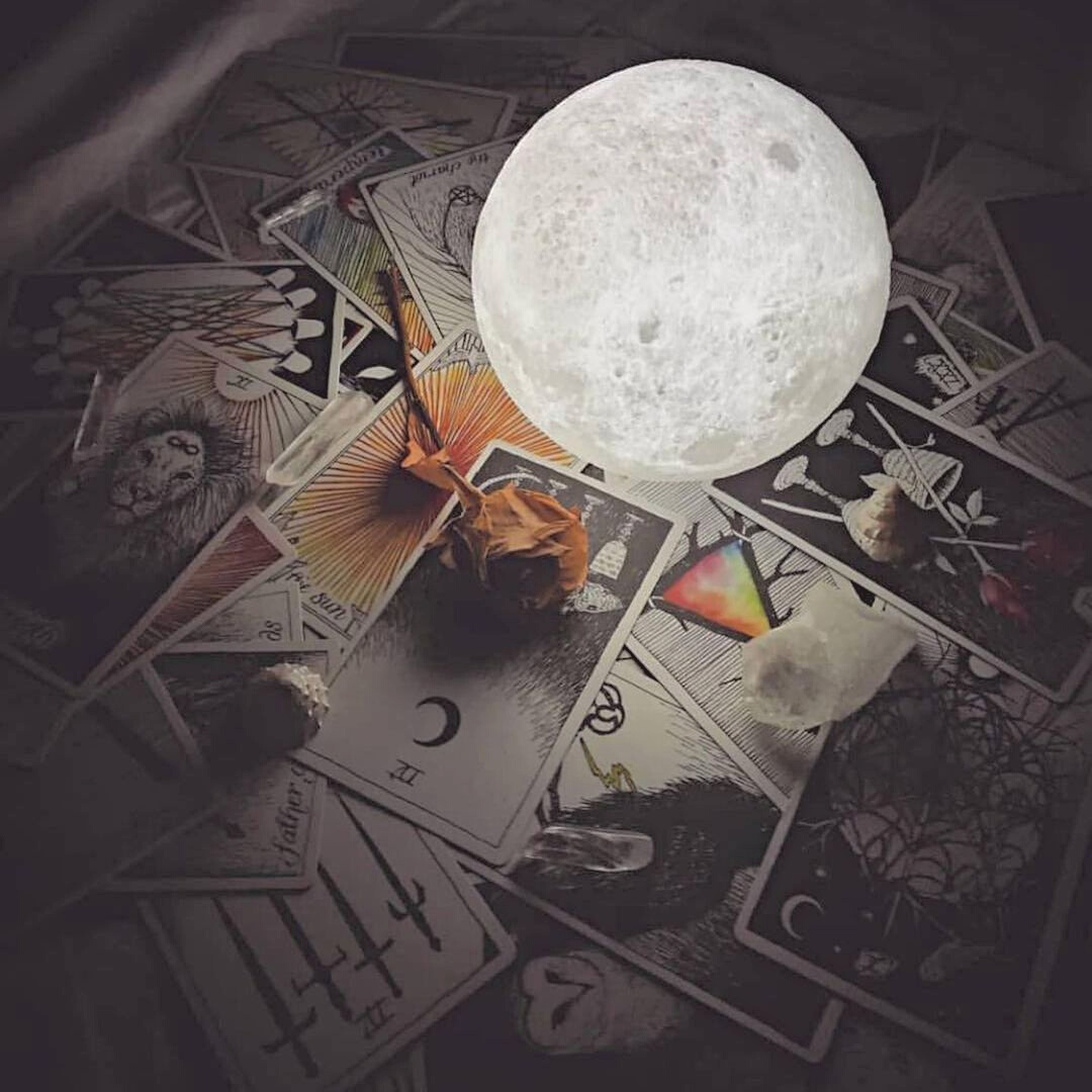 Befez | Elegant Moon Lamp with Cordless Touch Control