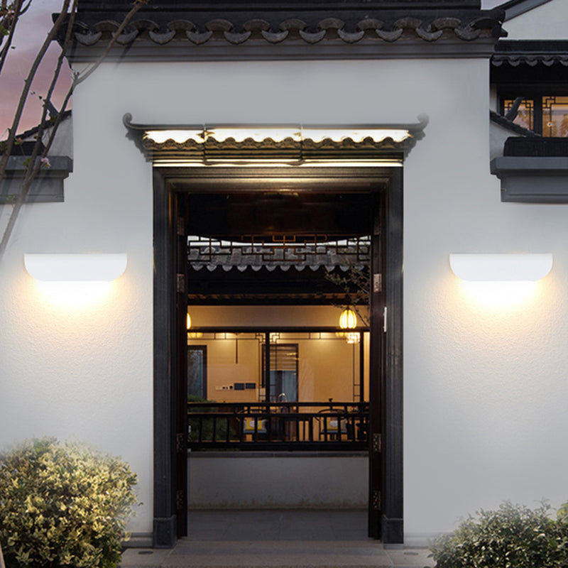Befez | Sleek Weatherproof Arc Outdoor Wall Light