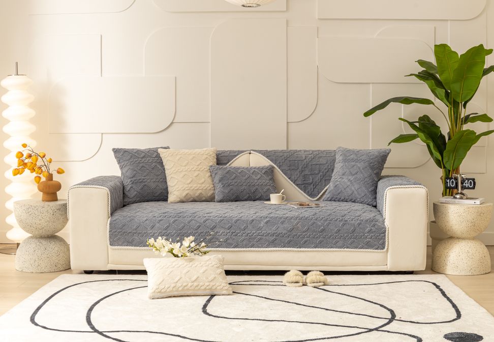 Fitted One-Piece Couch Cover