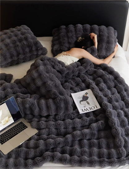 Cozy Plush Fleece Throw Blanket Winter Warmth