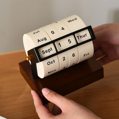 Unique Round Desk Calendar Display