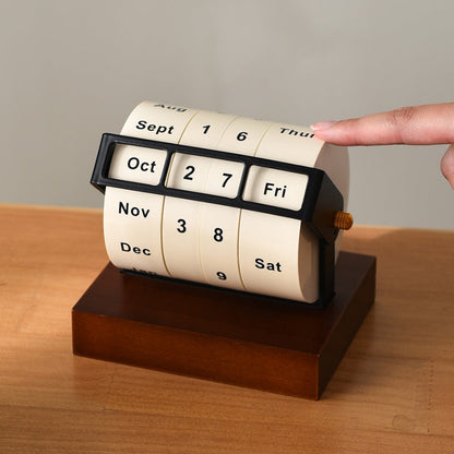 Unique Round Desk Calendar Display