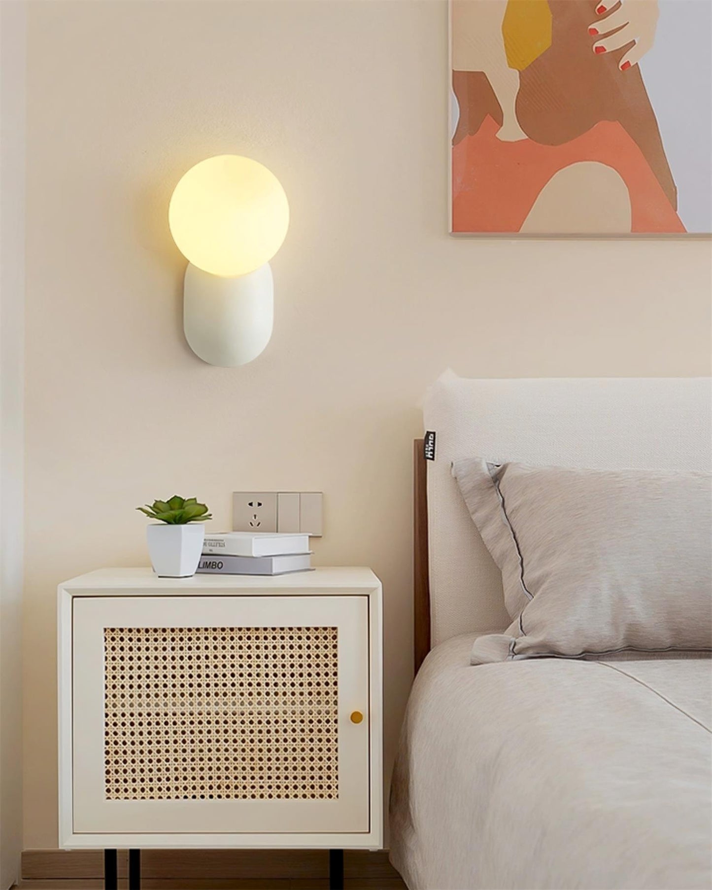 Modern LED Resin Wall Lamp