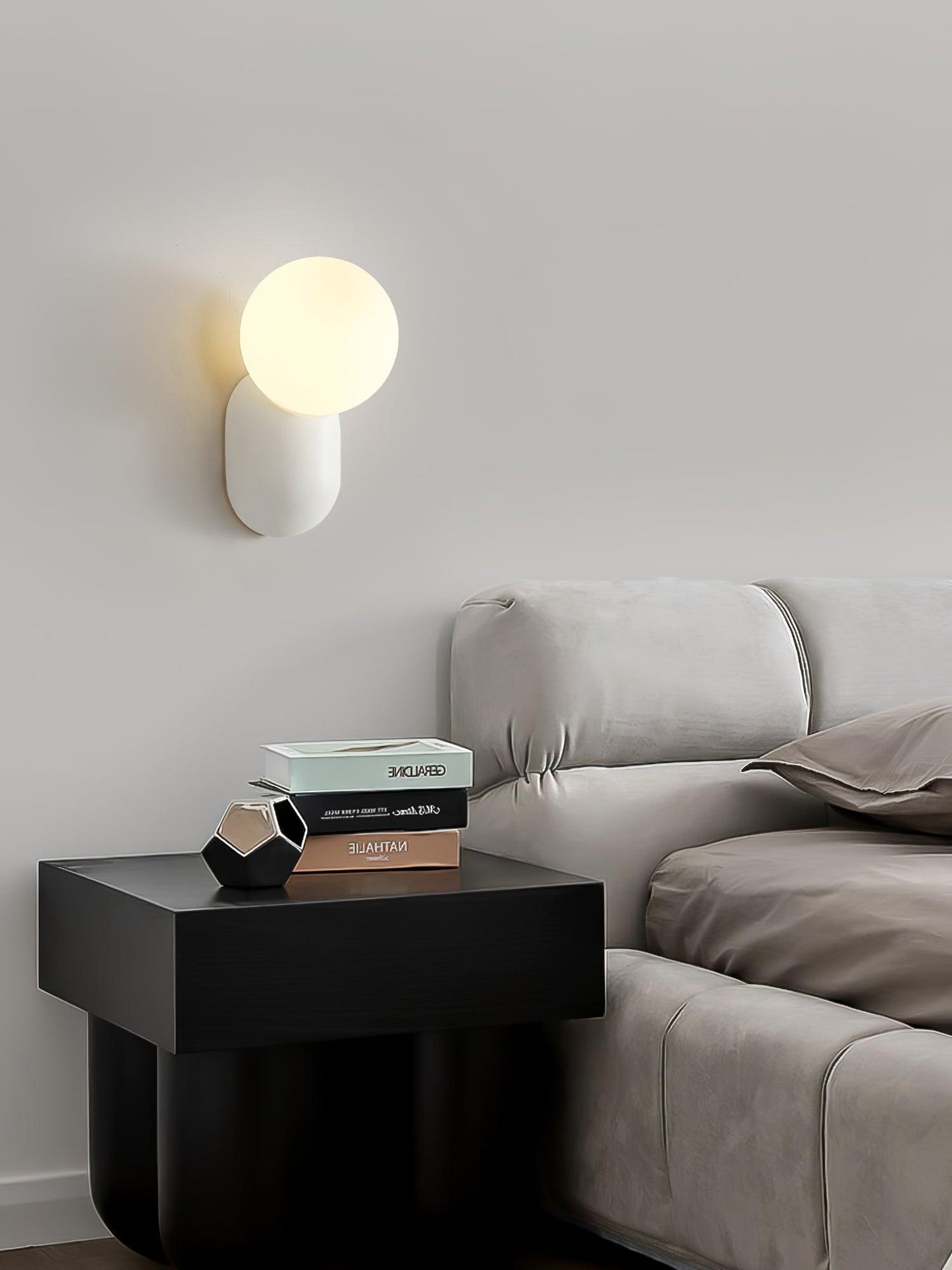 Modern LED Resin Wall Lamp