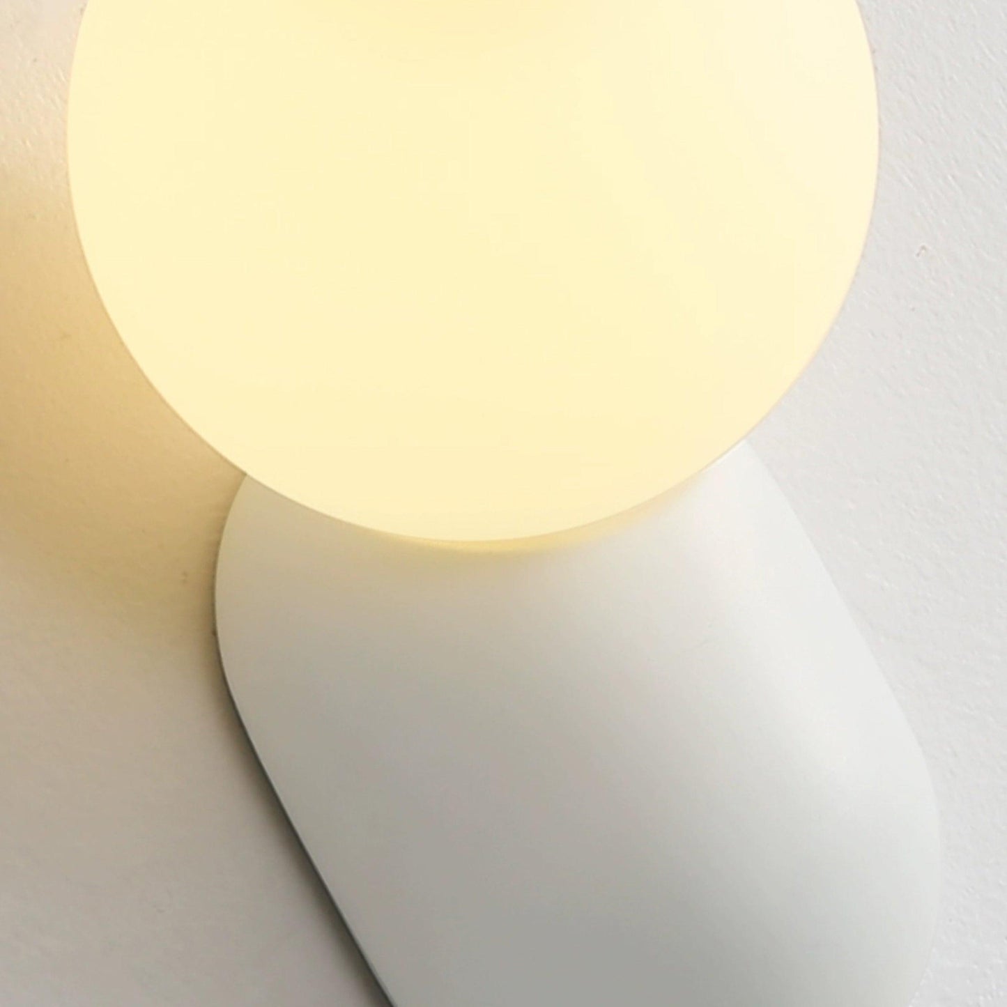 Modern LED Resin Wall Lamp