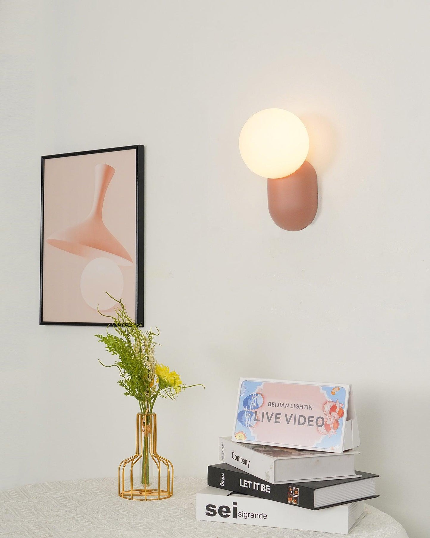 Modern LED Resin Wall Lamp