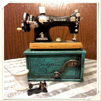 Retro Style Sewing Machine Decor