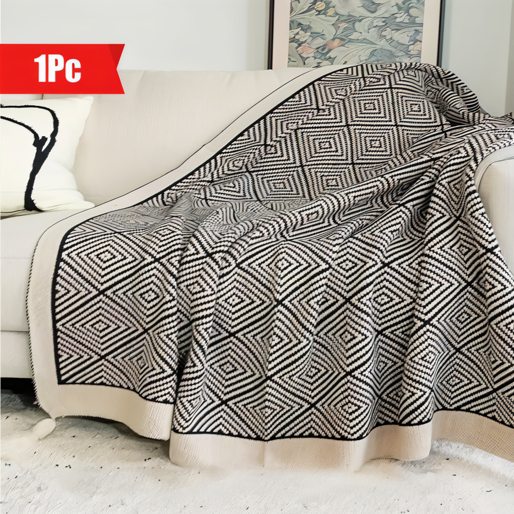 Cozy Fleece Throw Blanket with Modern Design