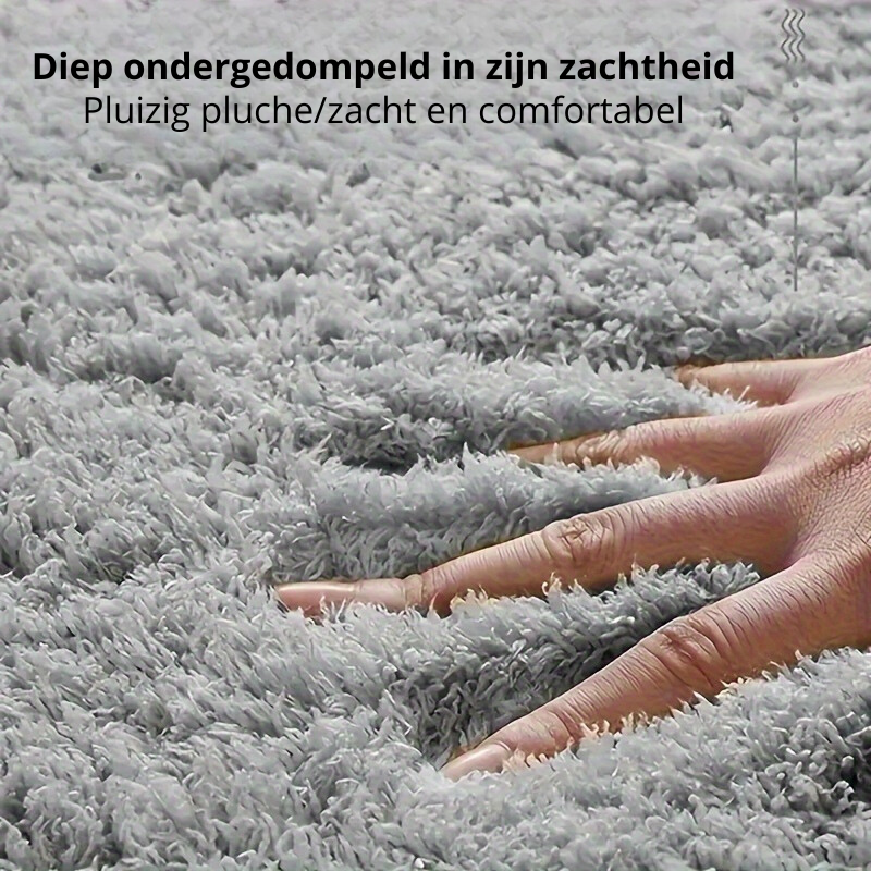 Plush Bathroom Mat with Extra Grip and Absorbency