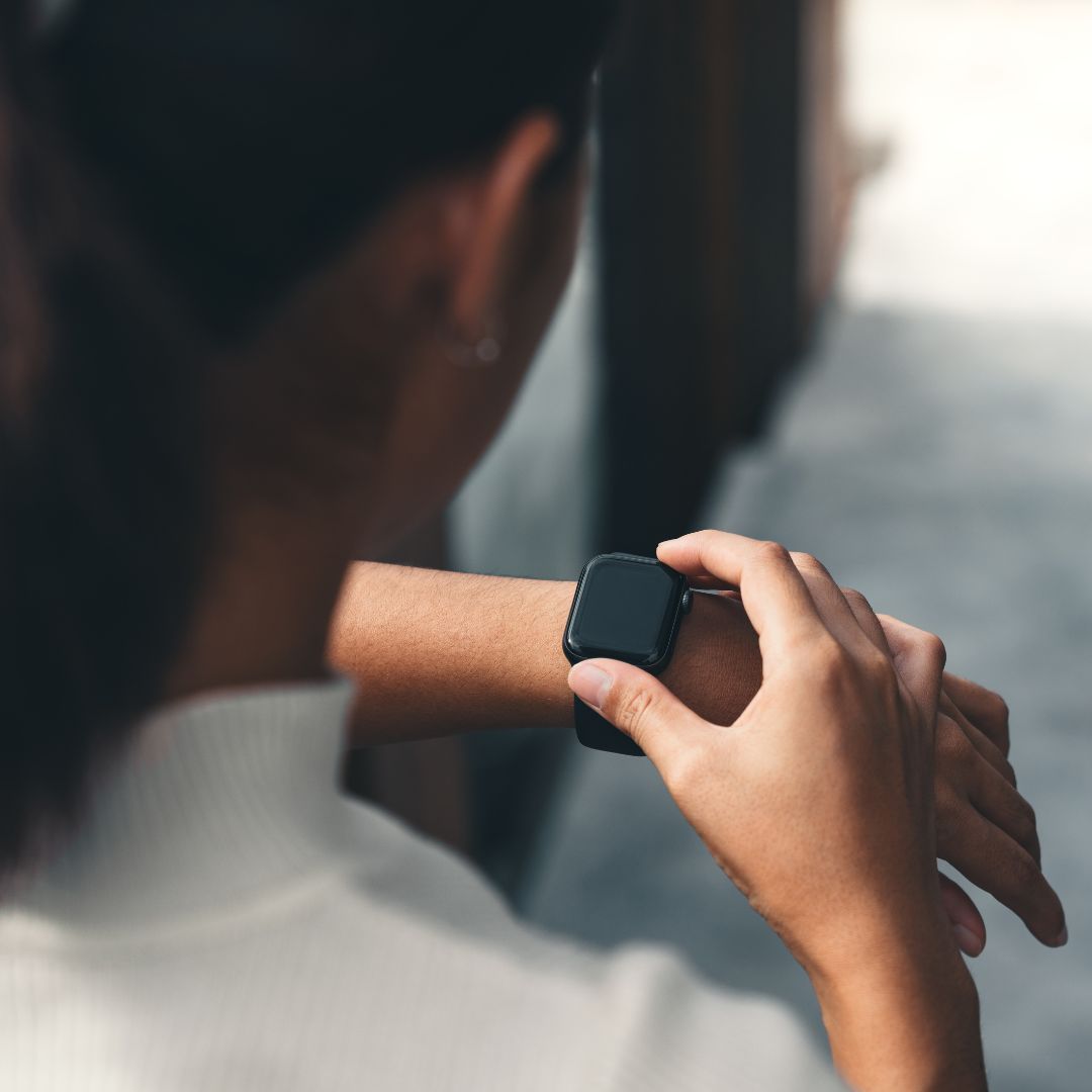 Smart Fitness Tracker Watch with Custom Health Monitoring