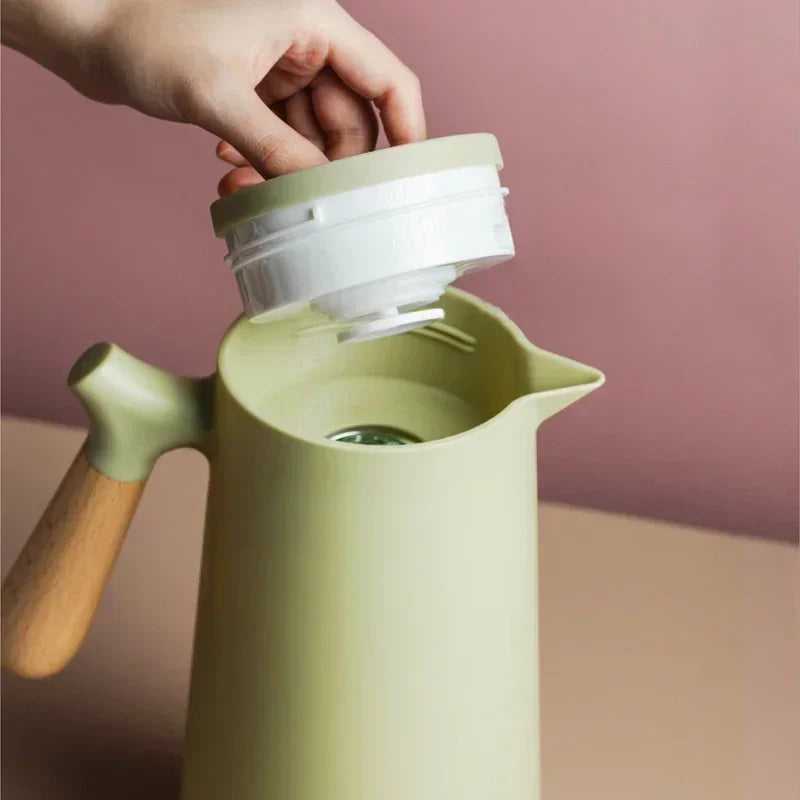 Insulated Thermal Water Bottle Keeps Drinks Hot or Cold
